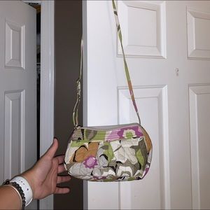 LIKE NEW CROSS BODY VERA BRADLEY